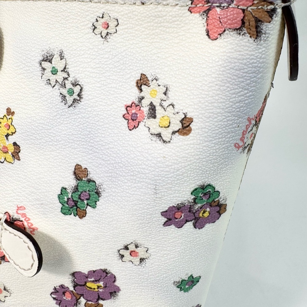 Coach Gallery Tote With Spaced Floral Field Print Chalk CA618 - Picture 10 of 12